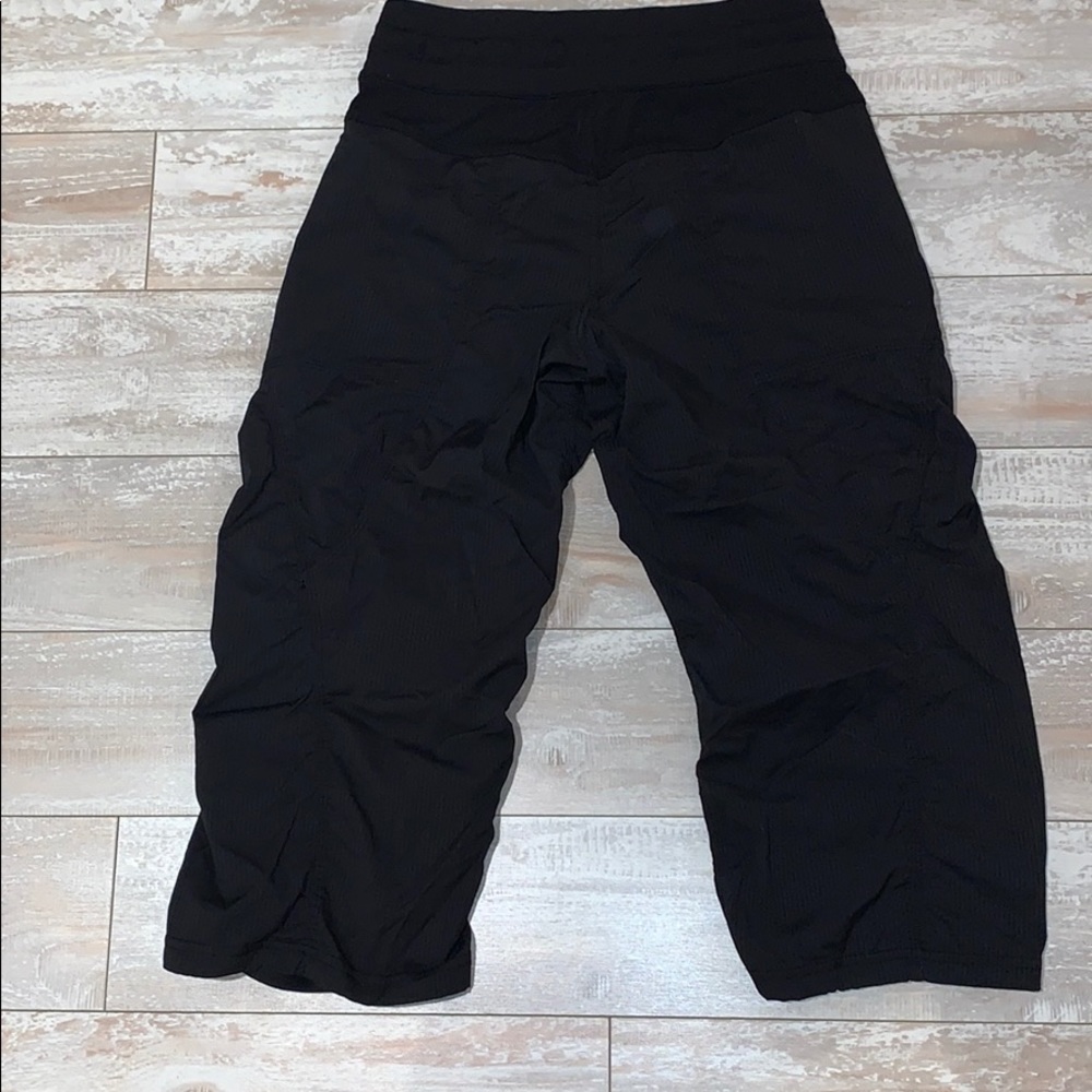 Lululemon Size 4 Crop Draw String - image 3